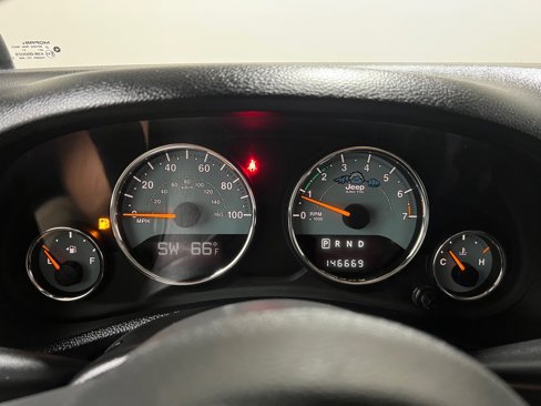 Used 2012 Jeep Wrangler Sahara image 5