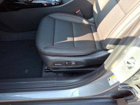 New 2025 Chevrolet Trax RS w/ Driver Confidence Package image 8