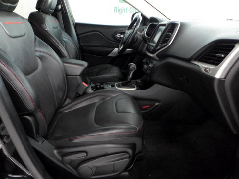 Used 2018 Jeep Cherokee Trailhawk w/ Quick Order Package 27L image 47