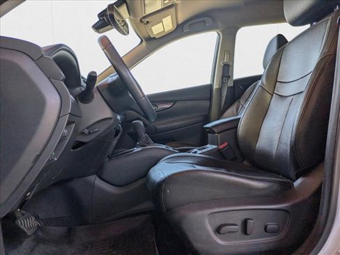 Used 2019 Nissan Rogue SL image 16