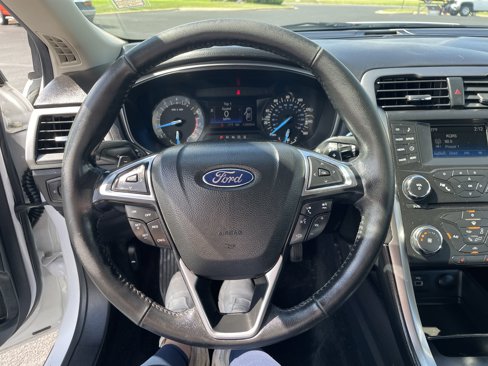 Used 2017 Ford Fusion SE w/ Equipment Group 201A image 10