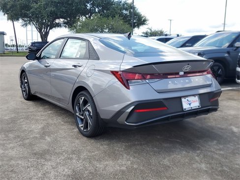 New 2025 Hyundai Elantra Sport image 4