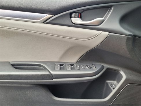 Used 2016 Honda Civic Touring image 30