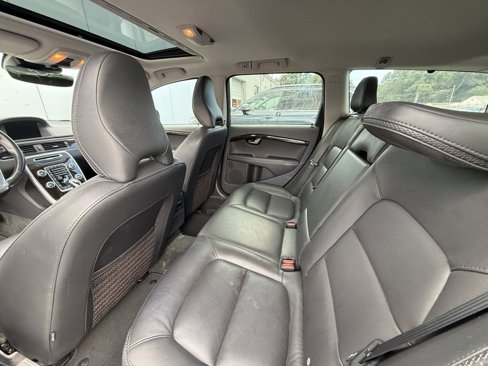 Used 2016 Volvo XC70 T5 Premier w/ Proximity Package image 12