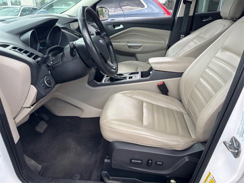 Used 2019 Ford Escape SEL image 2