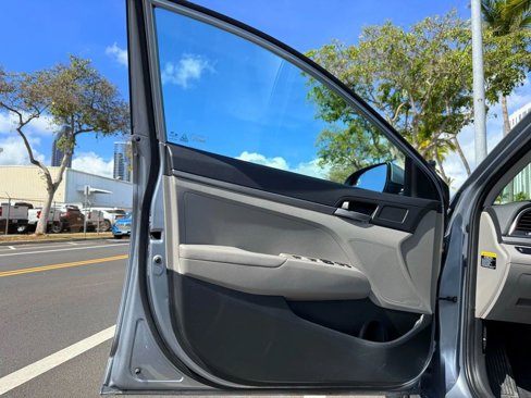 Used 2017 Hyundai Elantra SE image 13