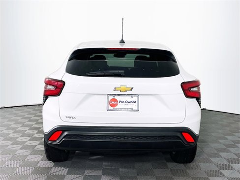 Certified 2024 Chevrolet Trax LS w/ LS Convenience Package image 7