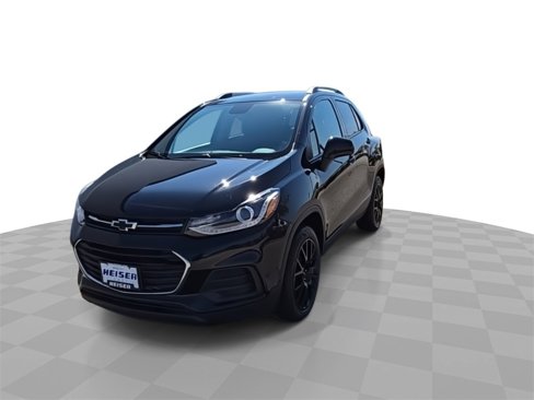 Certified 2022 Chevrolet Trax LT w/ Midnight Edition image 3
