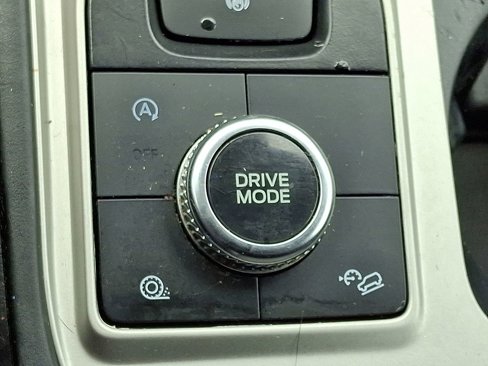 Used 2021 Ford Explorer XLT image 24