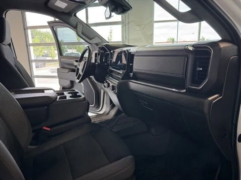Used 2024 Chevrolet Silverado 1500 LT image 22