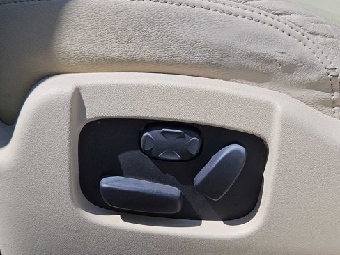 Used 2016 Lincoln MKT AWD w/ Equipment Group 201A image 16