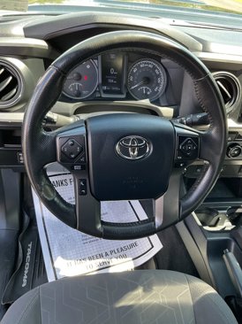 Used 2017 Toyota Tacoma TRD Sport image 24