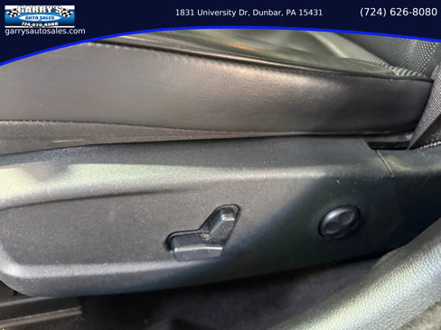 Used 2018 Chrysler 300 Limited image 17