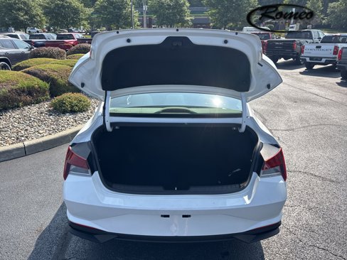 Used 2021 Hyundai Elantra SE image 30