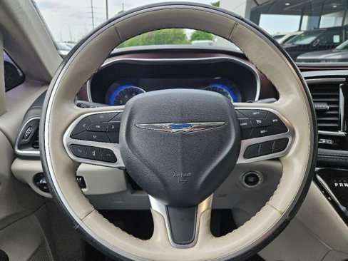 Used 2020 Chrysler Pacifica Limited image 23
