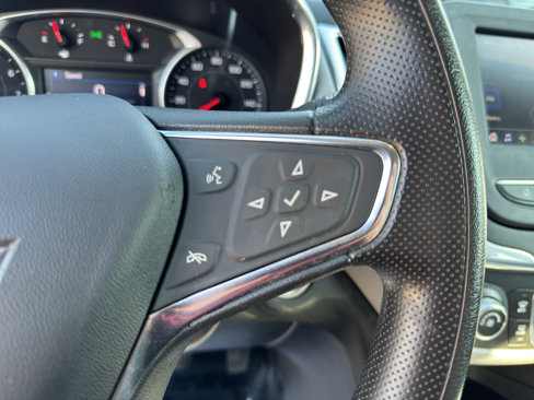 Used 2020 Chevrolet Equinox LT image 18