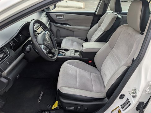 Used 2017 Toyota Camry XSE image 2