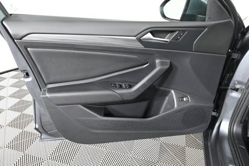 Certified 2019 Volkswagen Jetta SEL image 19