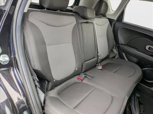 Used 2017 Kia Soul + image 18