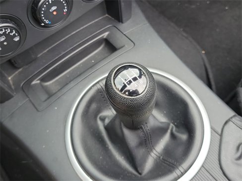 Used 2006 MAZDA MX-5 Miata image 20