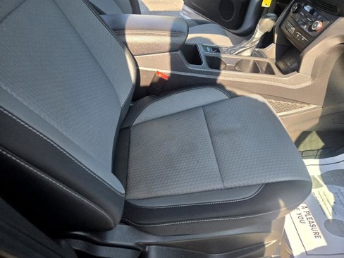 Used 2017 Ford Escape SE image 30