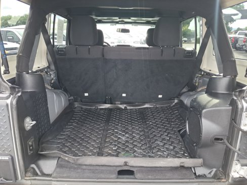 Used 2014 Jeep Wrangler Unlimited Rubicon w/ Max Tow Package image 20