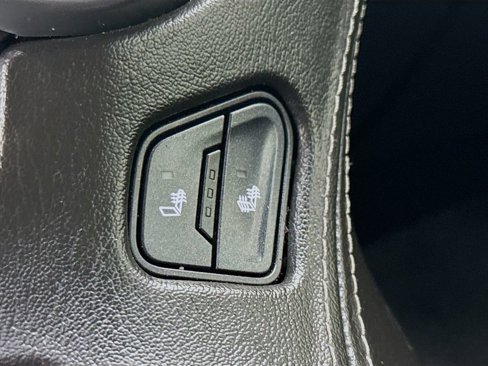 Used 2017 Chevrolet Suburban LT image 21