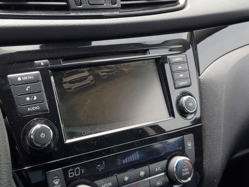 Used 2020 Nissan Rogue Sport SV image 25