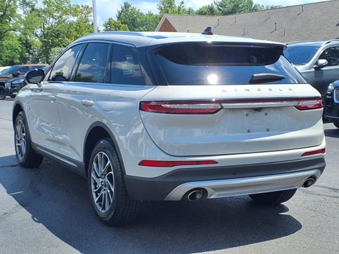 Used 2021 Lincoln Corsair AWD image 4