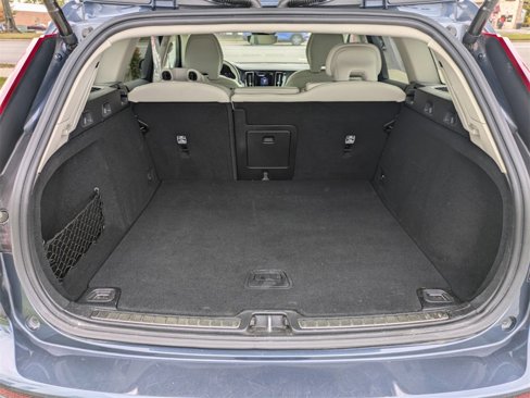 Certified 2023 Volvo V60 B5 Cross Country Plus image 12