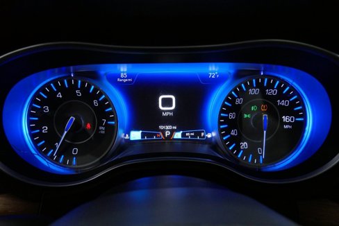Used 2016 Chrysler 300 C Platinum image 24