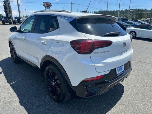 Used 2024 Buick Encore GX Sport Touring image 4