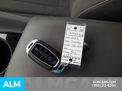 Used 2022 Hyundai Elantra SEL w/ Convenience + Premium Package image 16
