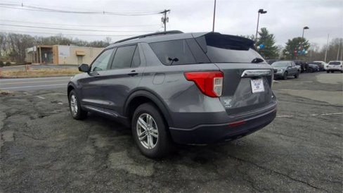Certified 2022 Ford Explorer XLT image 9