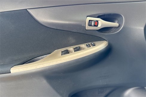 Used 2013 Toyota Corolla LE image 10