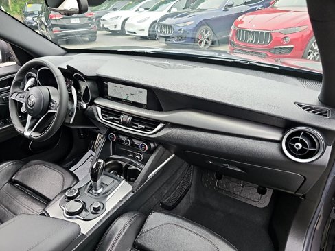 Used 2018 Alfa Romeo Stelvio Ti Sport image 42