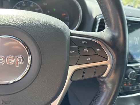 Used 2020 Jeep Grand Cherokee Altitude image 19