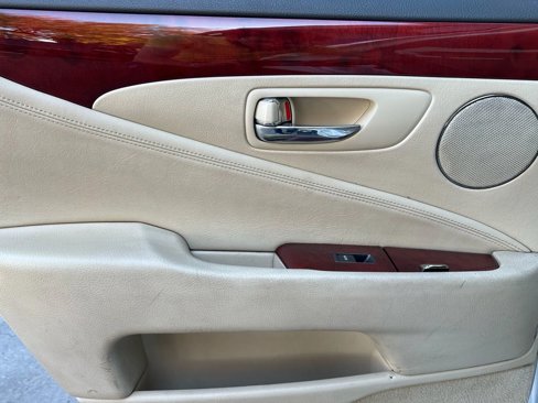 Used 2011 Lexus LS 460 image 8