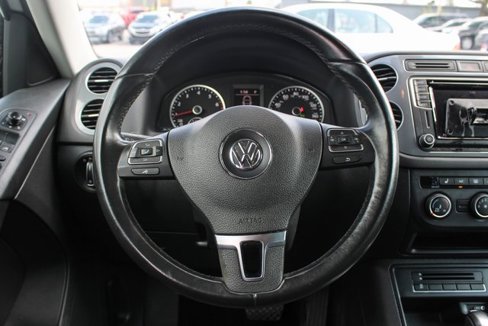 Used 2017 Volkswagen Tiguan S image 25
