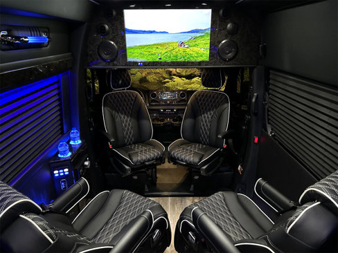Used 2024 Mercedes-Benz Sprinter 3500 image 25