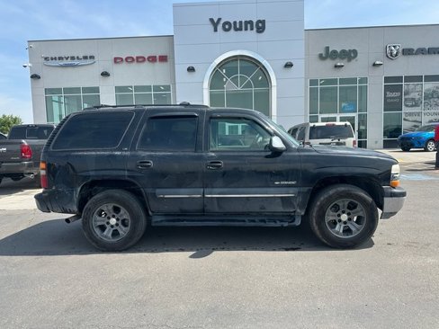 Used 2002 Chevrolet Tahoe LS w/ 3rd Row Seat Pkg image 2