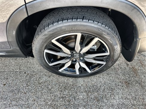 Used 2021 Honda Pilot Touring image 12