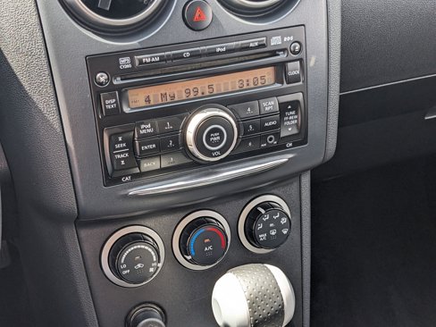 Used 2014 Nissan Rogue S image 22