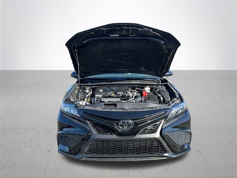 Used 2023 Toyota Camry SE image 4