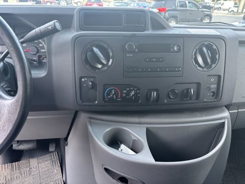 Used 2017 Ford E-350 and Econoline 350 Super Duty image 11