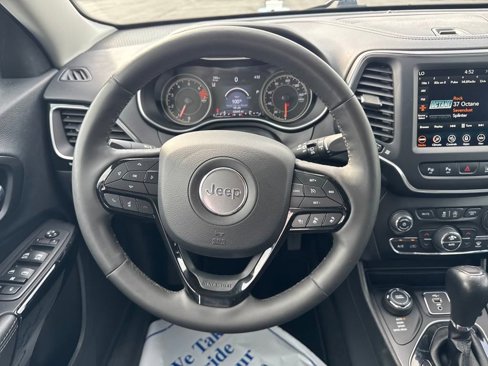 Used 2023 Jeep Cherokee Altitude Lux image 14