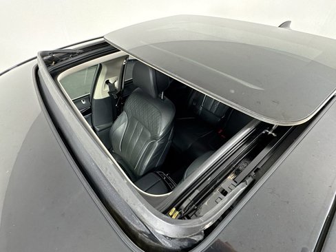 Used 2019 BMW 740i w/ Executive Package image 23