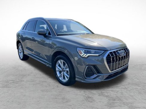Used 2024 Audi Q3 2.0T Premium w/ Convenience Package image 3