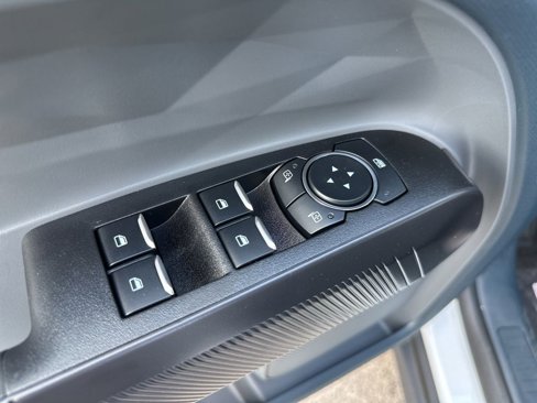 New 2025 Ford Maverick XL image 11