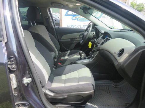 Used 2014 Chevrolet Cruze LS image 15